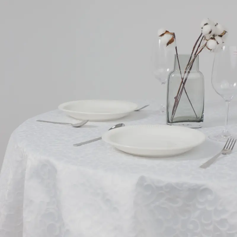 Скатерть грязеотталкивающая, круглая д.150см, рококо 2695, белый 010101_preview_3